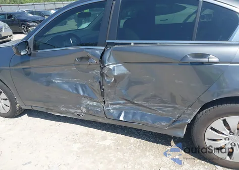 2008 Honda Accord 2.4 Lx z USA, uszkodzony, nr VIN 1HGCP26398A058704